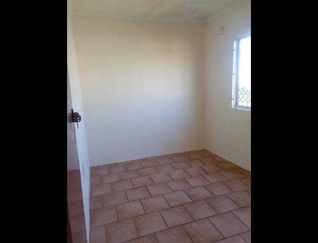 2 BEDROOM MAISONETTE TO LET IN CROFTDENE